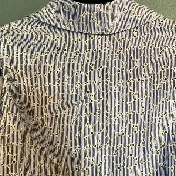 Lily Pulitzer new eyelet tank collar button up blue/white shirt size 8 - Picture 7 of 7